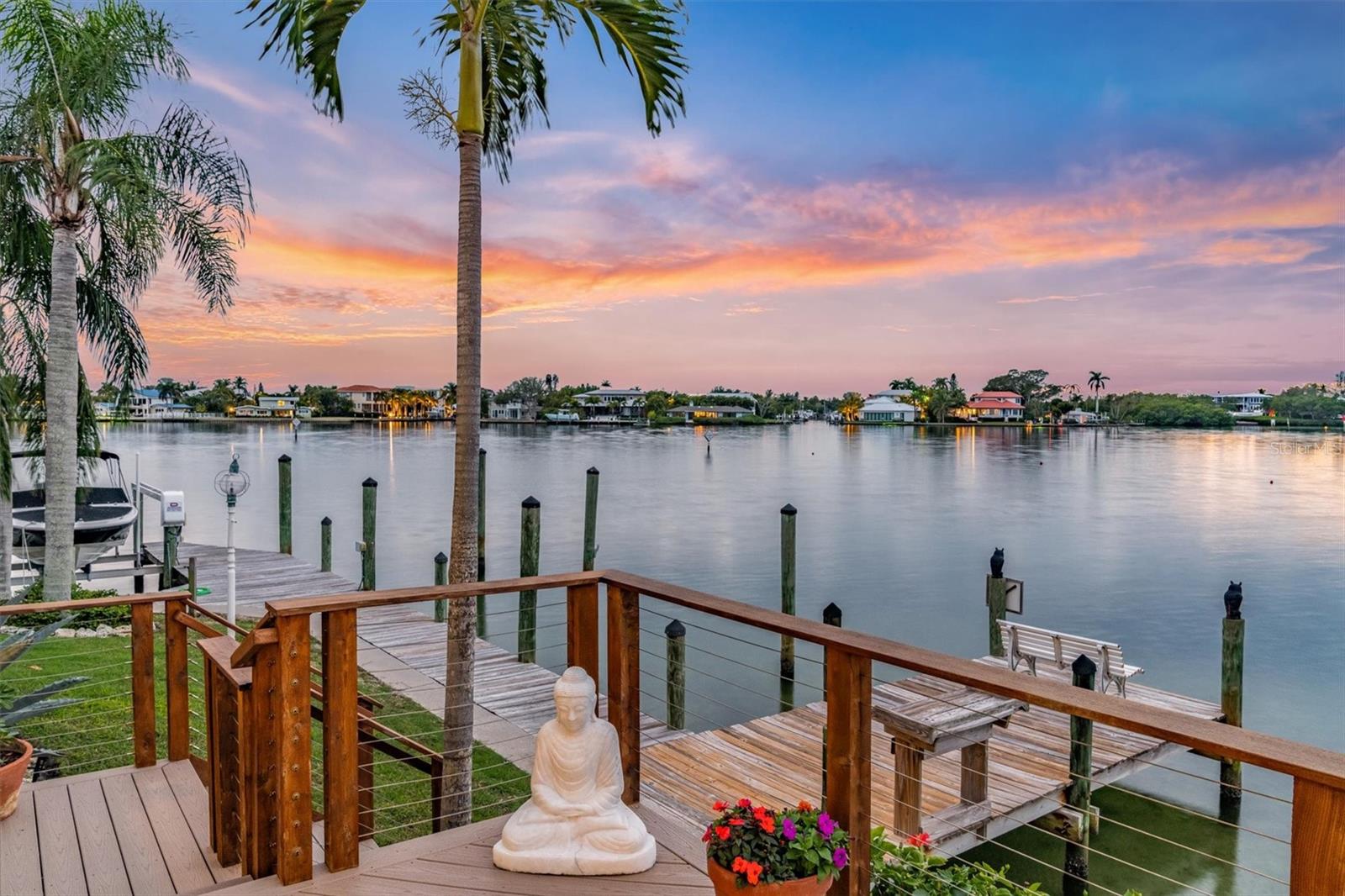 KEY ROYALE - Residential