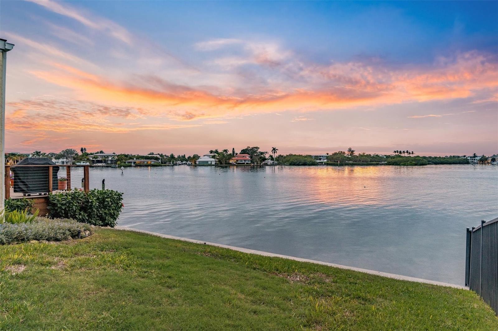 KEY ROYALE - Residential