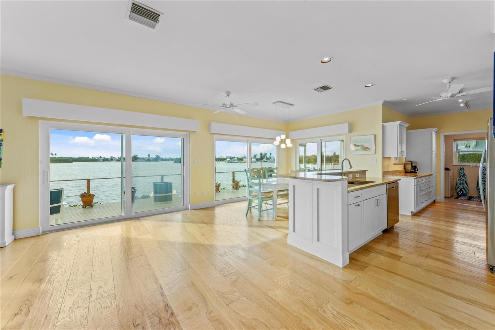 KEY ROYALE - Residential