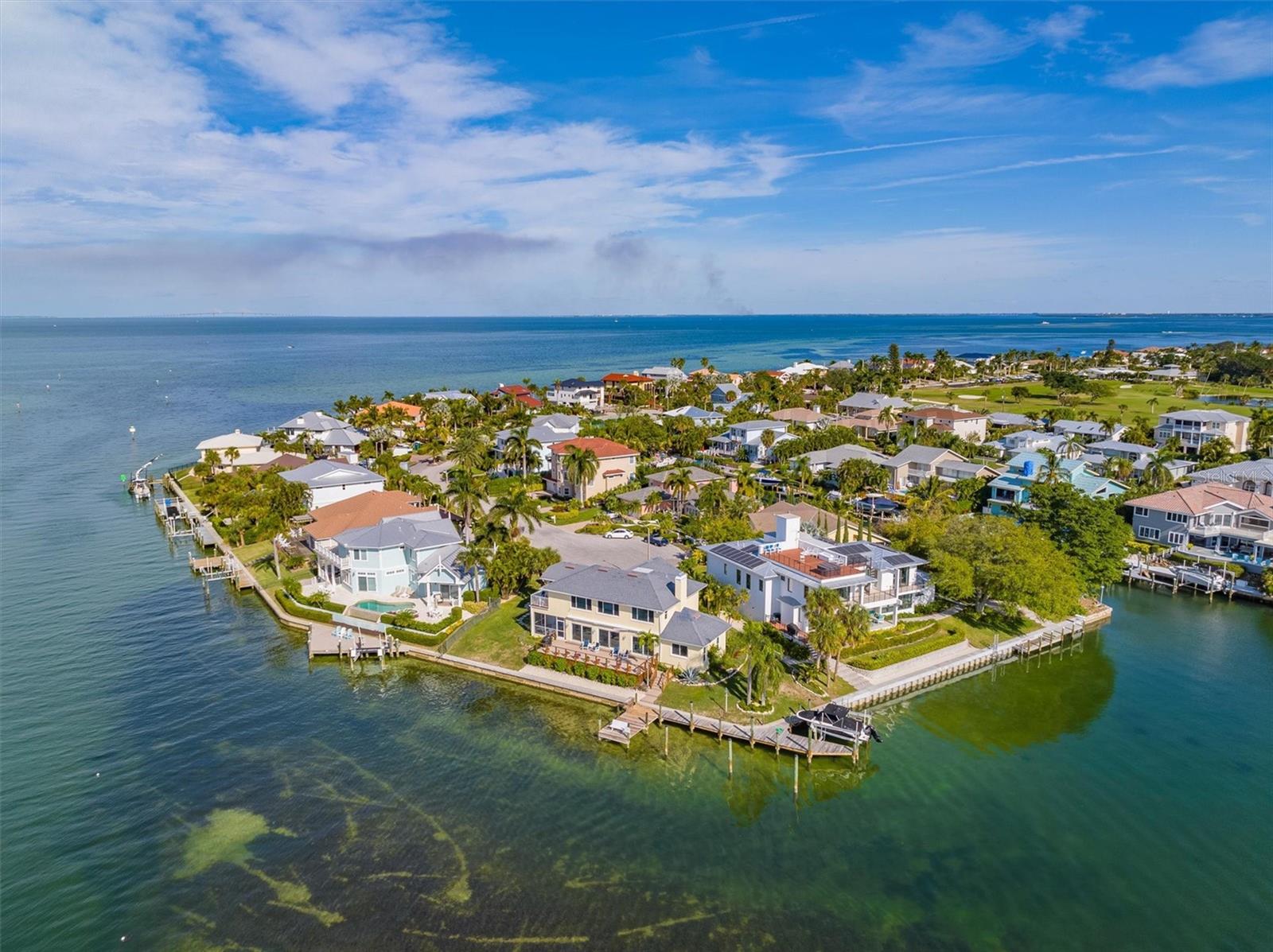 KEY ROYALE - Residential