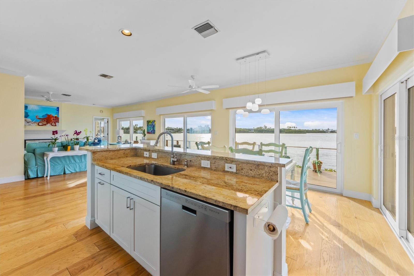 KEY ROYALE - Residential