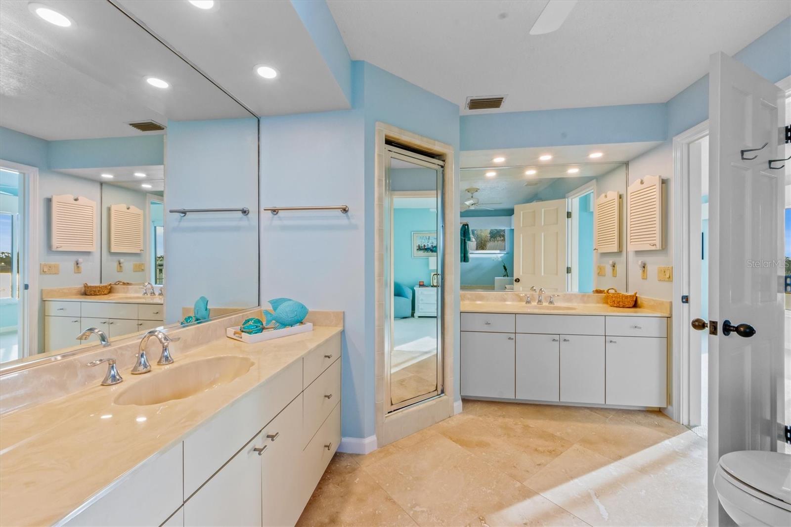 KEY ROYALE - Residential