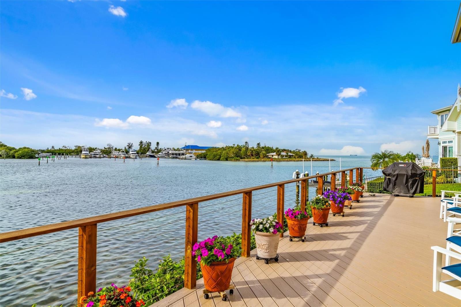 KEY ROYALE - Residential