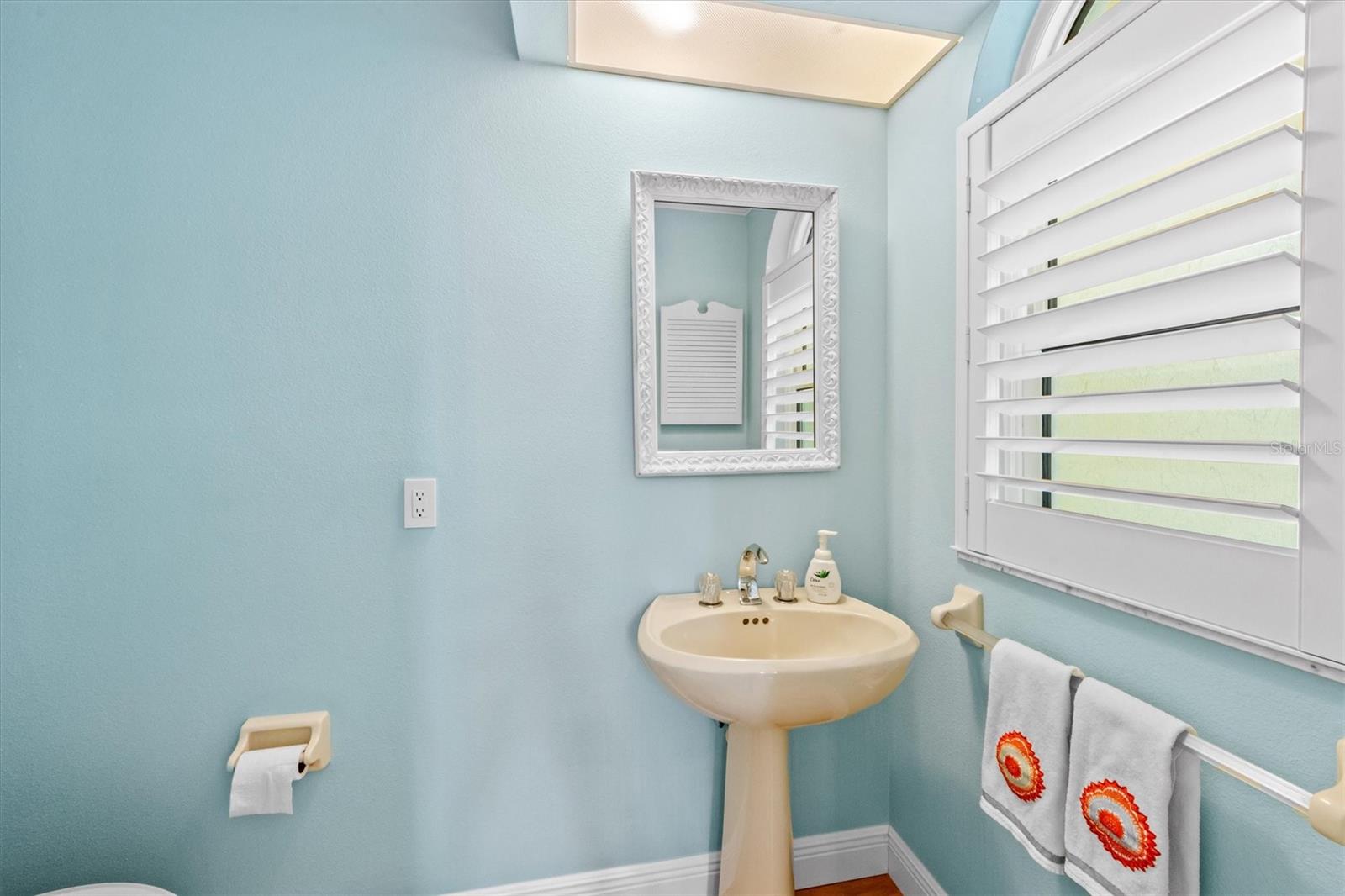 KEY ROYALE - Residential