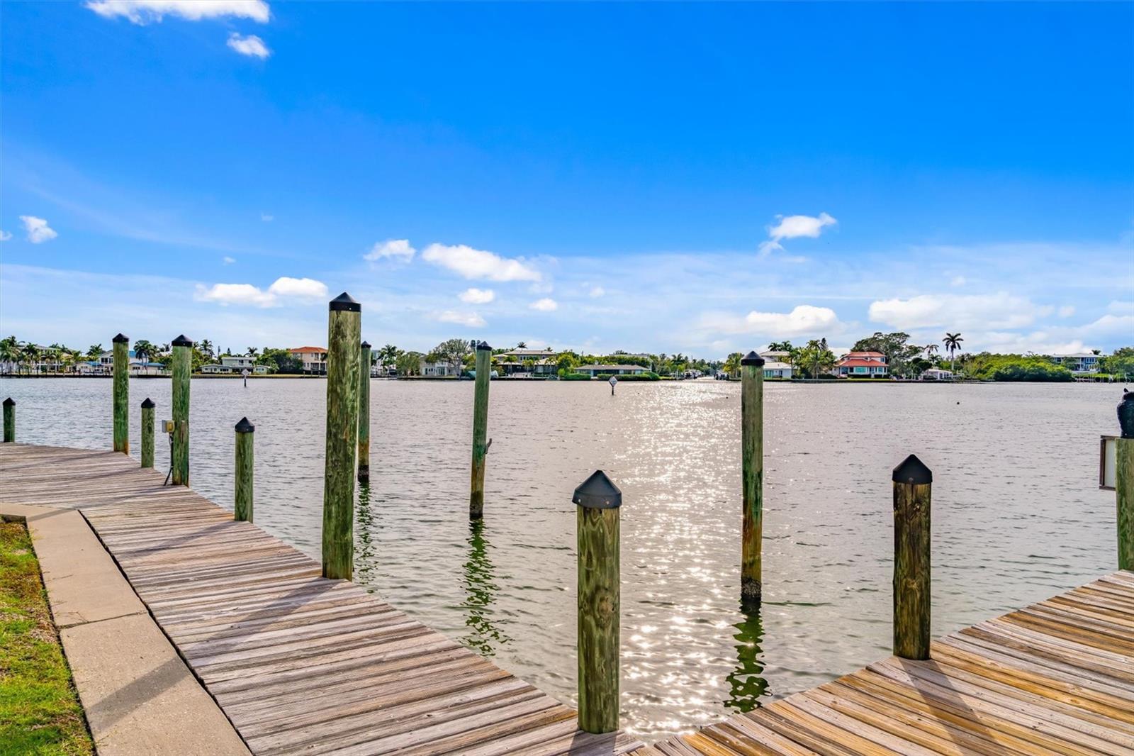 KEY ROYALE - Residential