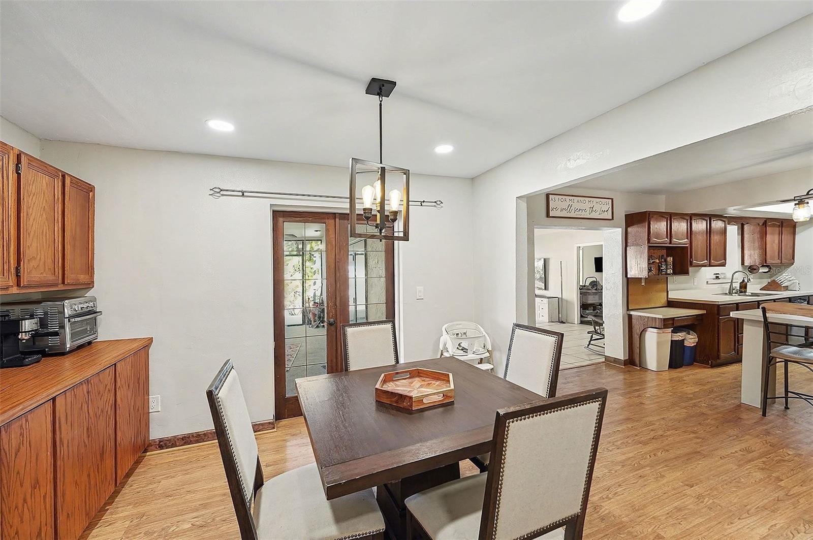PINELLAS FARMS - Residential Lease