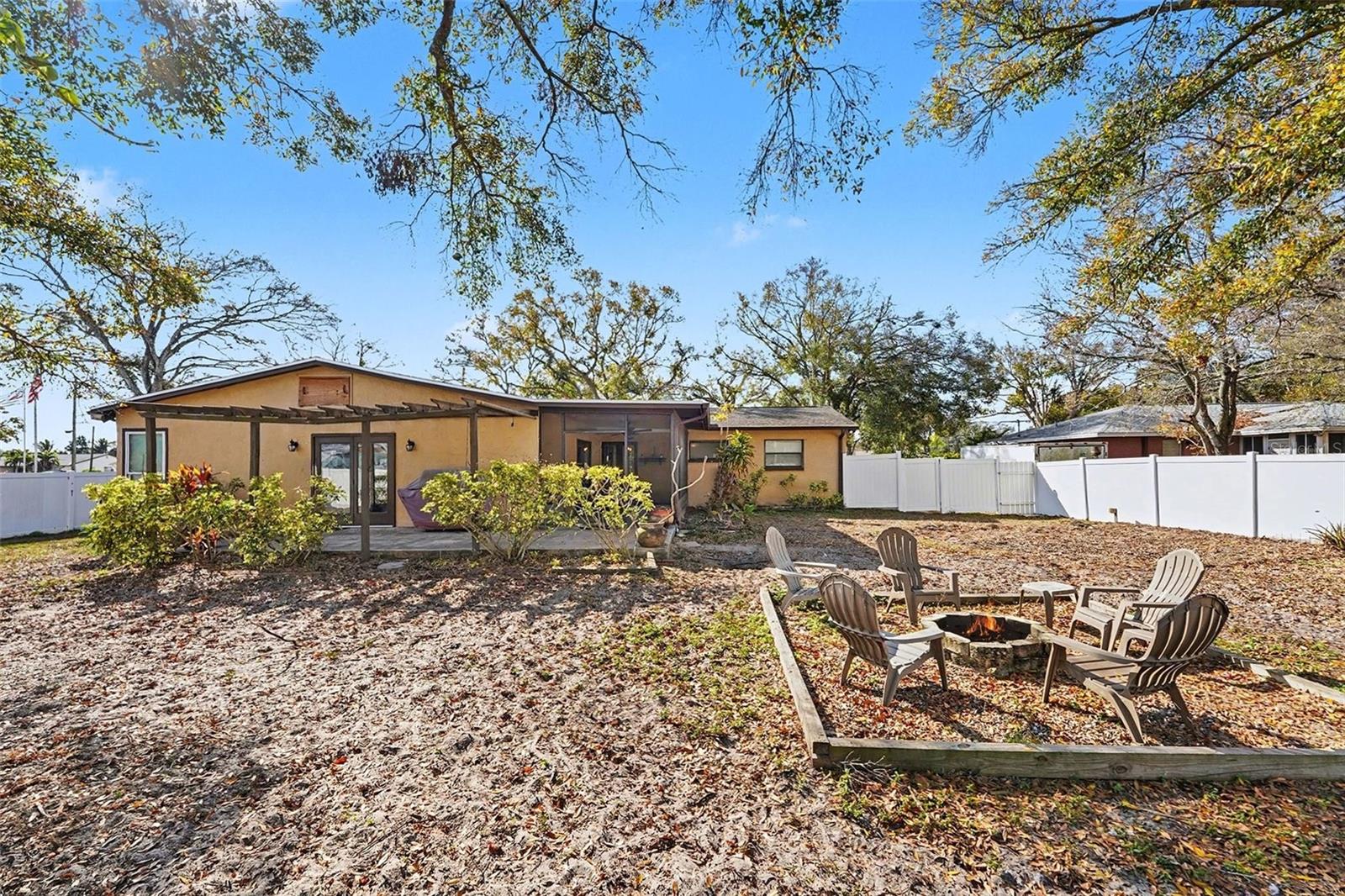 PINELLAS FARMS - Residential Lease