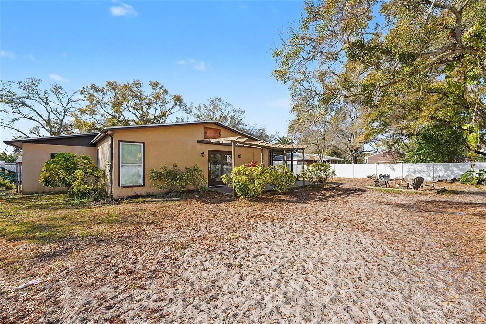 PINELLAS FARMS - Residential Lease