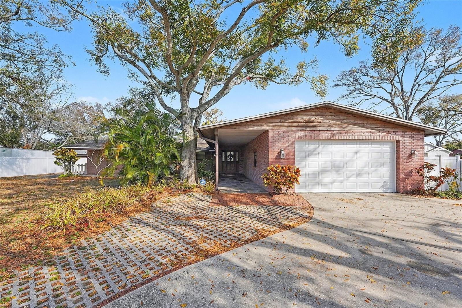 PINELLAS FARMS - Residential Lease