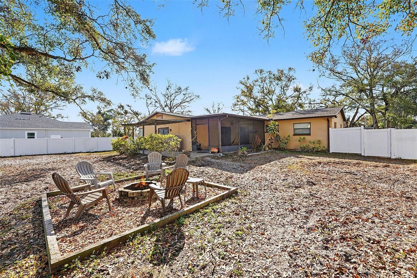 PINELLAS FARMS - Residential Lease