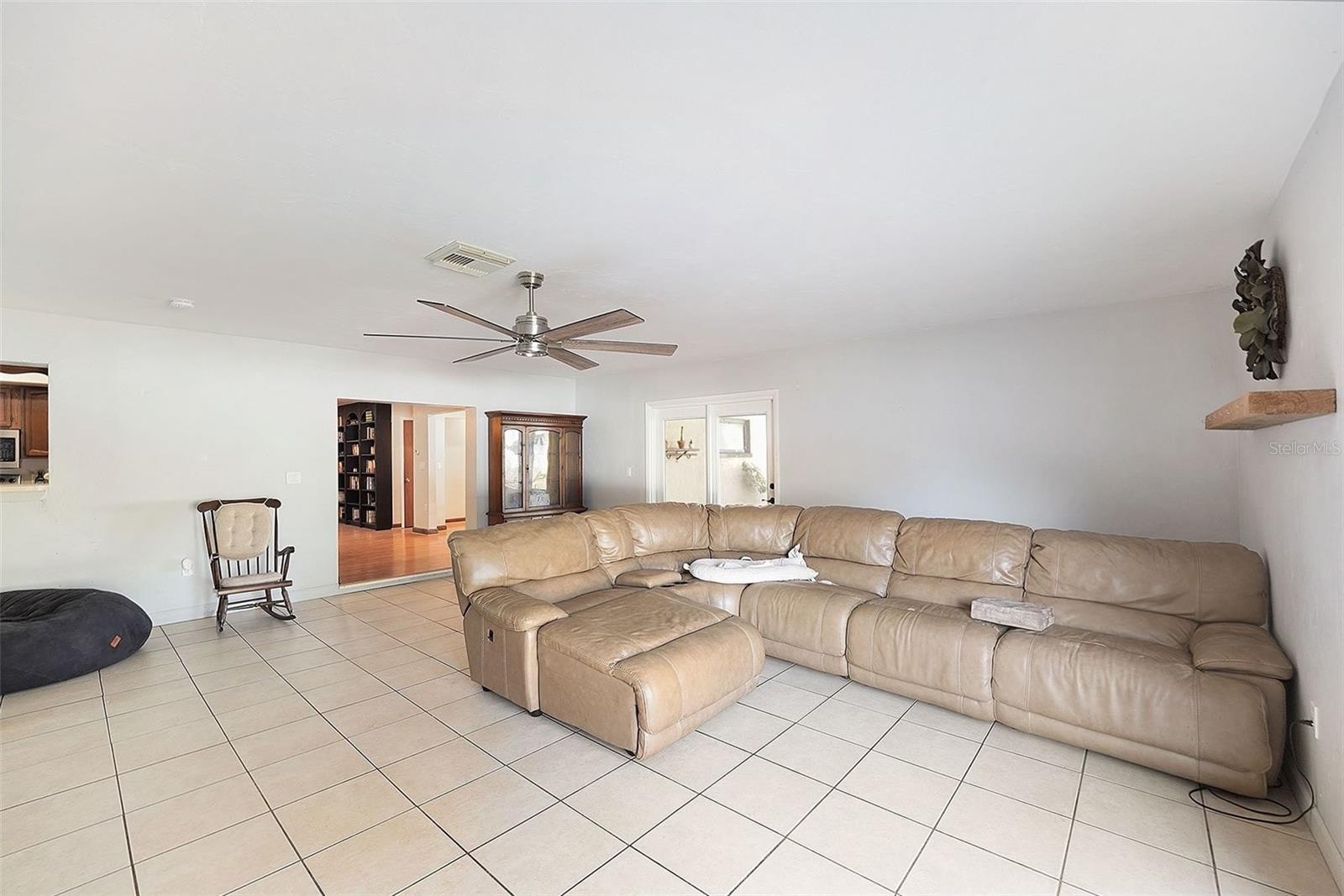 PINELLAS FARMS - Residential Lease