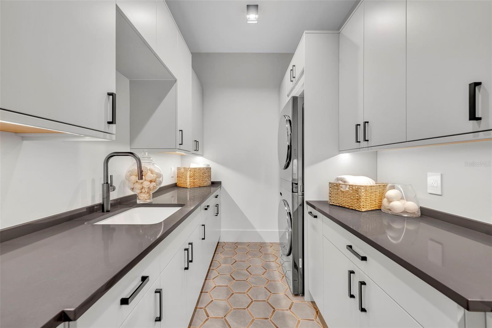 OSCEOLA PLACE - Residential