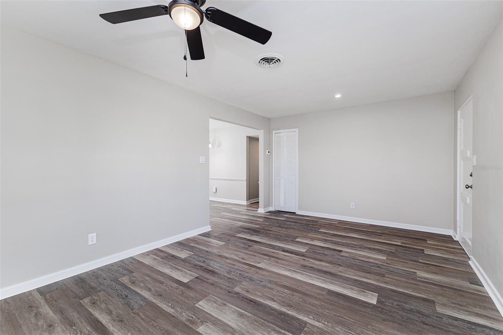 WESTCHESTER MANOR - Residential