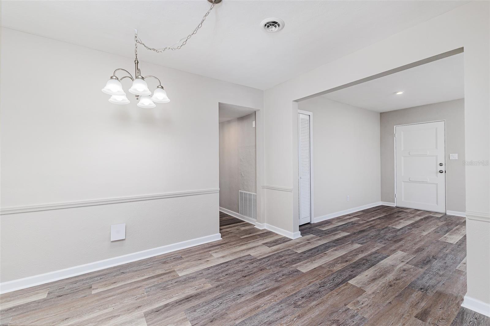 WESTCHESTER MANOR - Residential