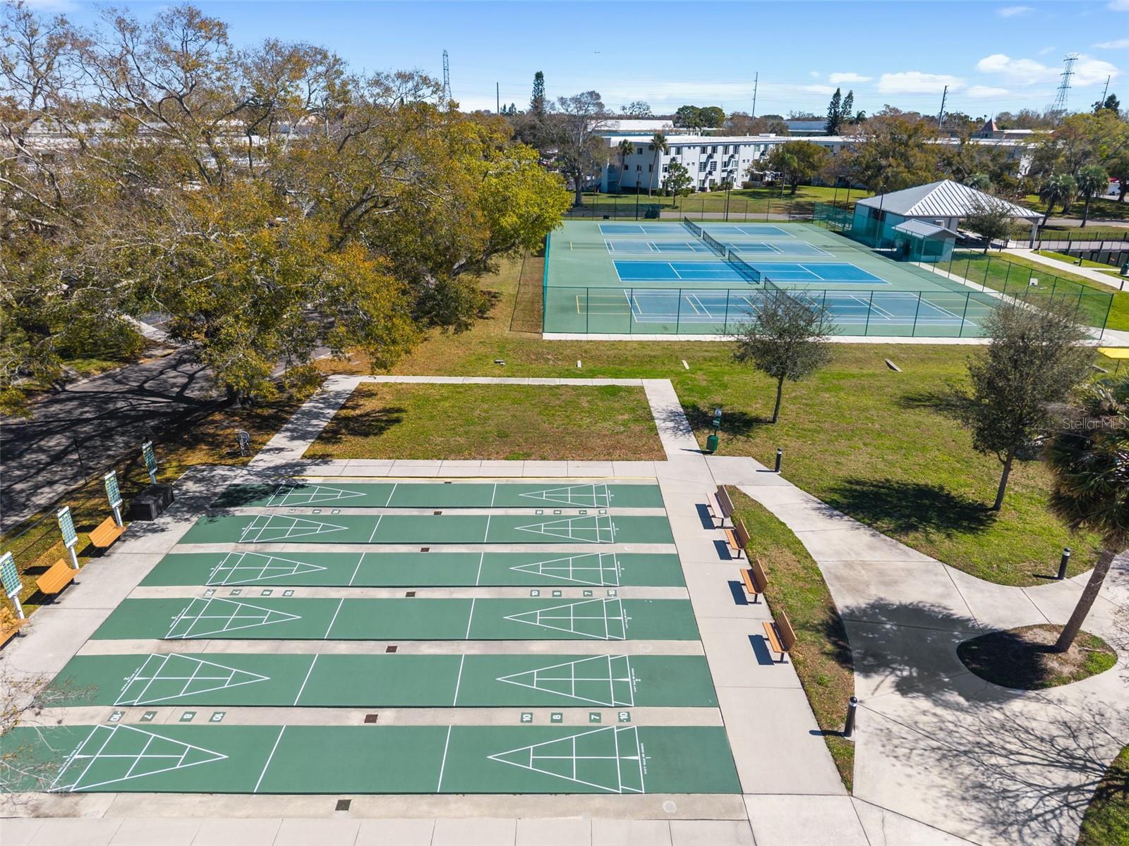 ON TOP OF THE WORLD - Residential