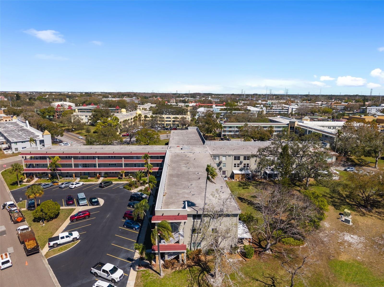 ON TOP OF THE WORLD - Residential