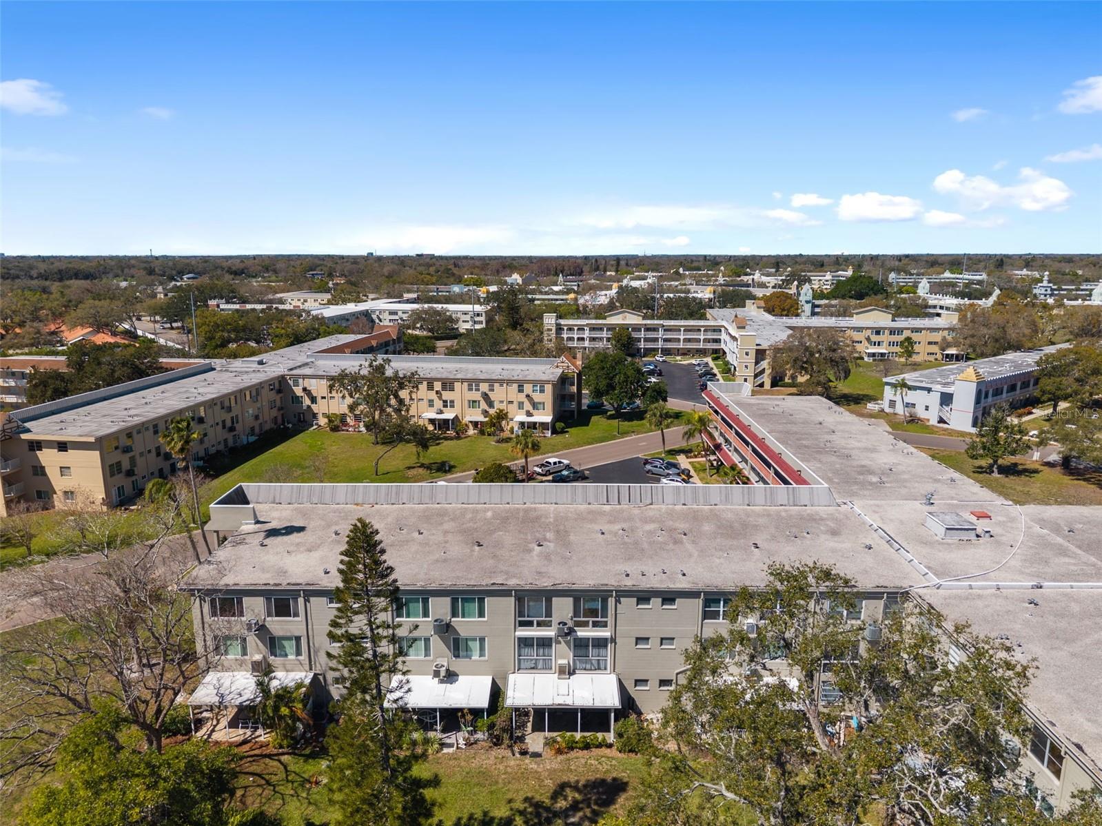 ON TOP OF THE WORLD - Residential