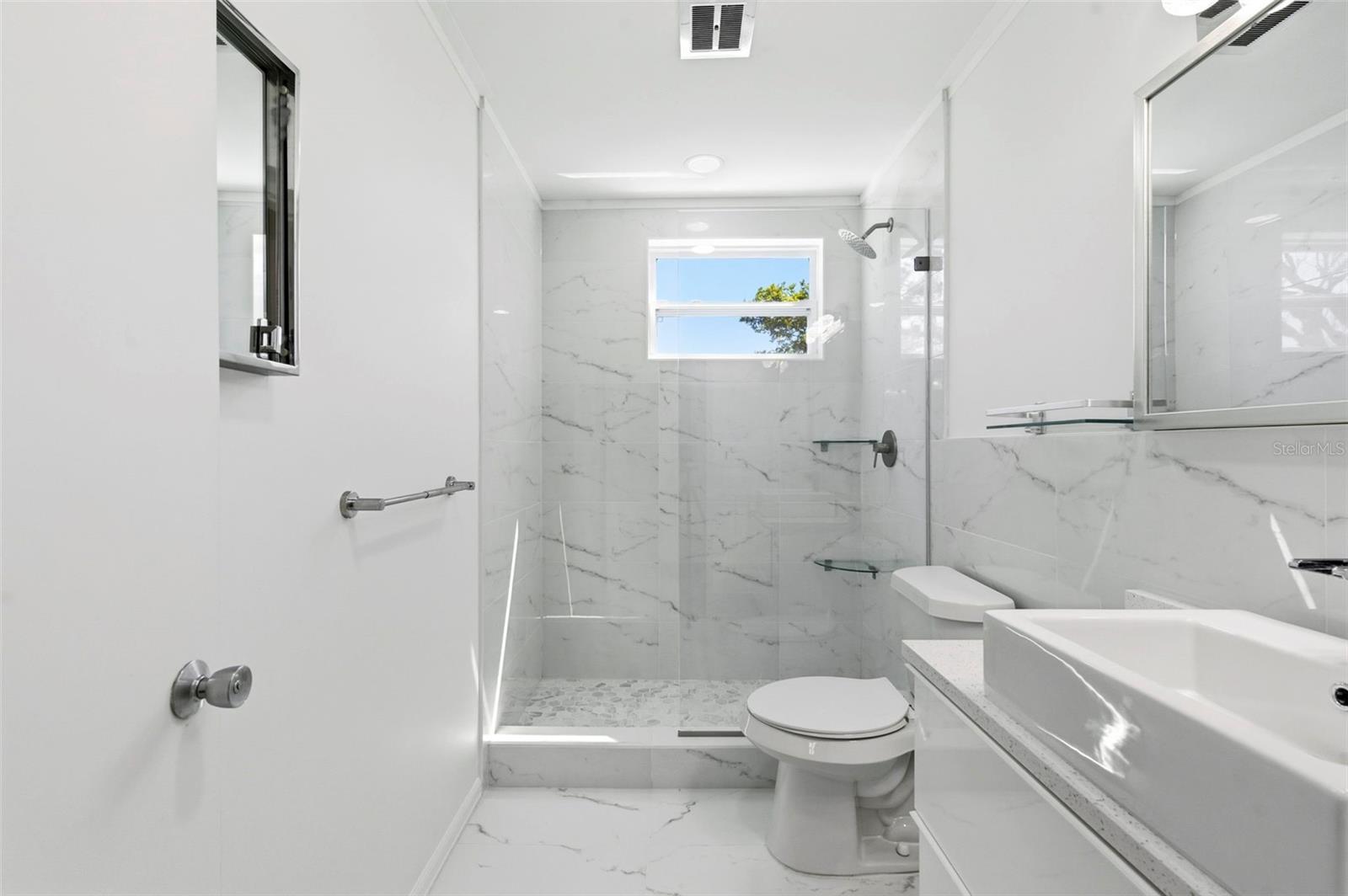 ON TOP OF THE WORLD - Residential