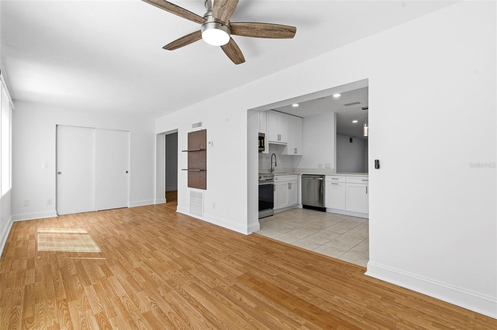 ON TOP OF THE WORLD - Residential