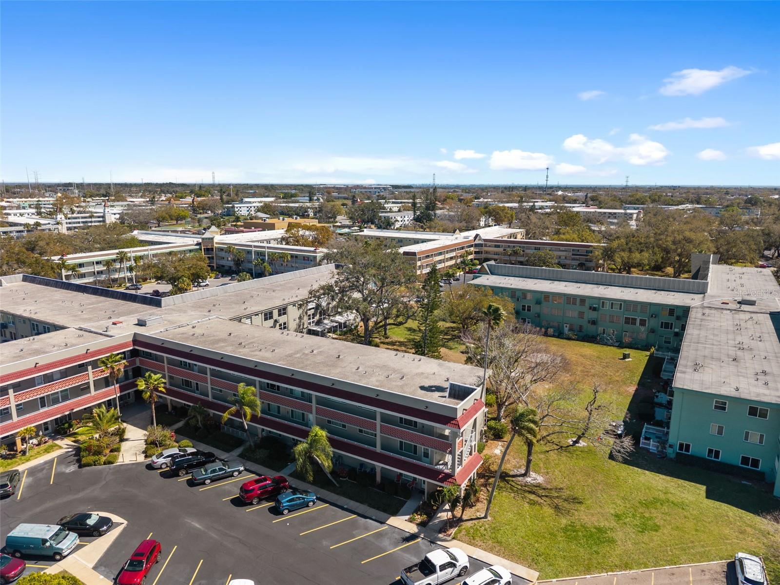 ON TOP OF THE WORLD - Residential