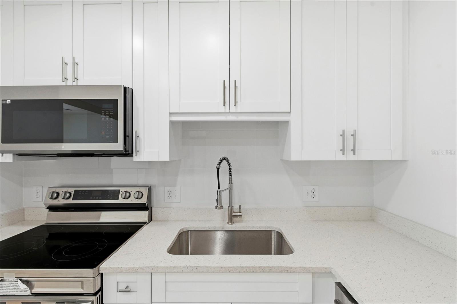 ON TOP OF THE WORLD - Residential