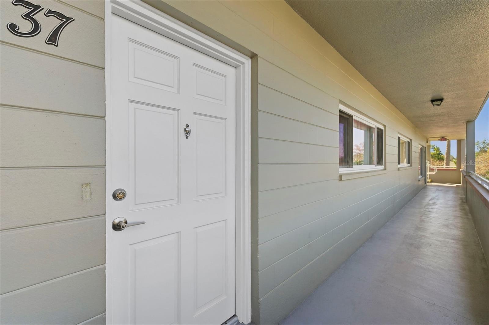 ON TOP OF THE WORLD - Residential