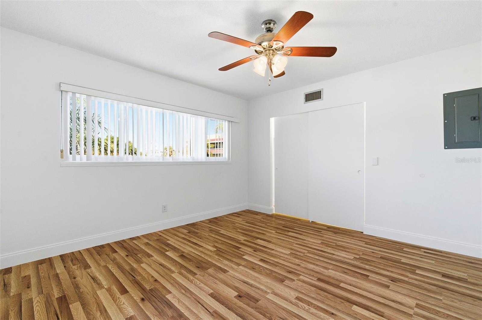 ON TOP OF THE WORLD - Residential