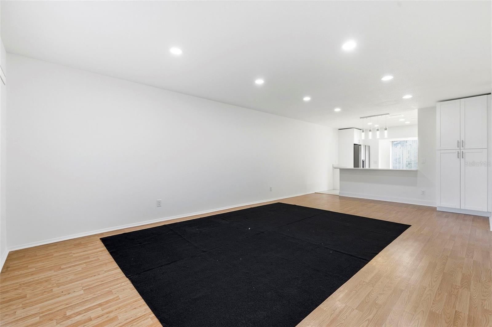 ON TOP OF THE WORLD - Residential