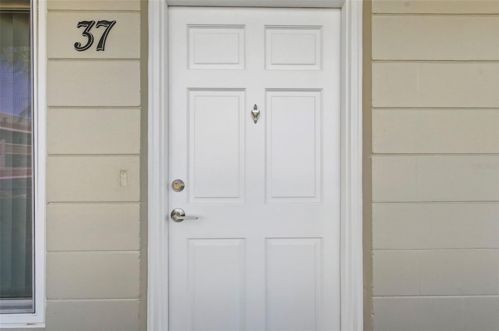 ON TOP OF THE WORLD - Residential