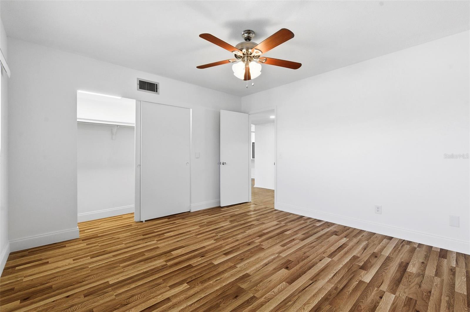 ON TOP OF THE WORLD - Residential