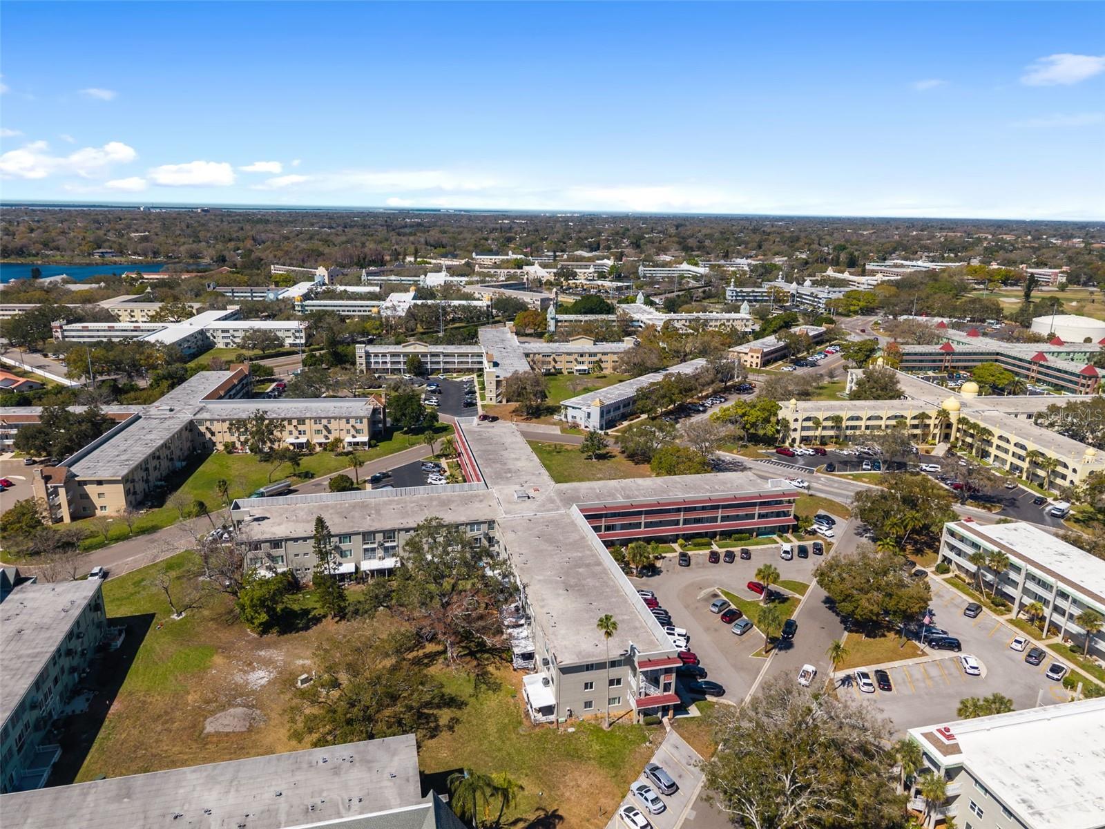 ON TOP OF THE WORLD - Residential