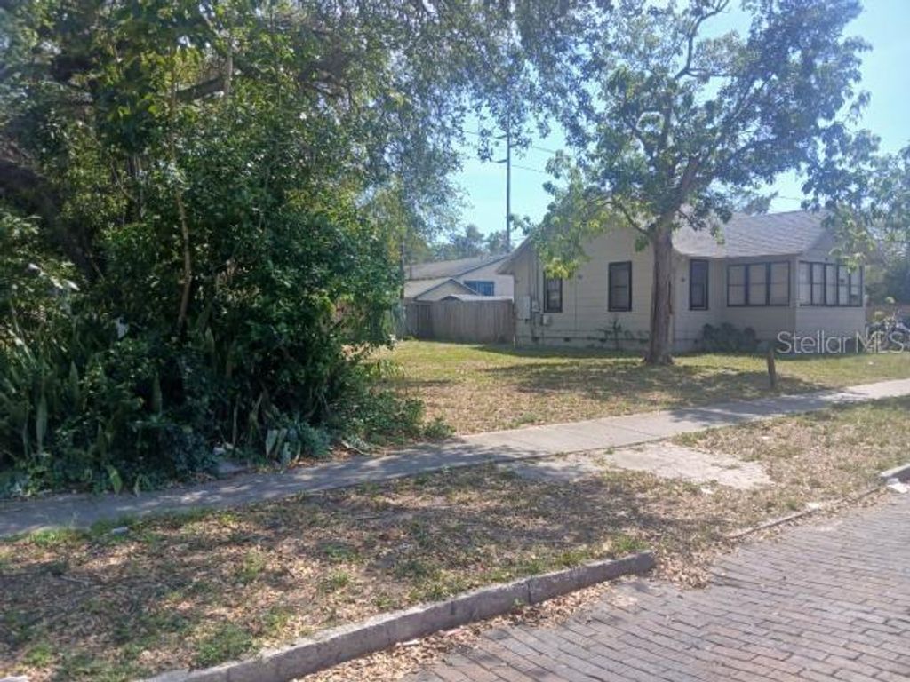 Photo of 930 James Avenue S, St Petersburg, FL 33705 (MLS # TB8387050)