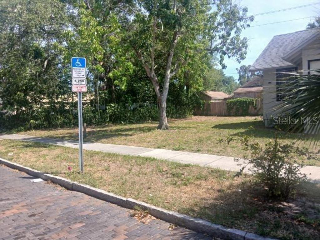 Photo of 930 James Avenue S, St Petersburg, FL 33705 (MLS # TB8387050)