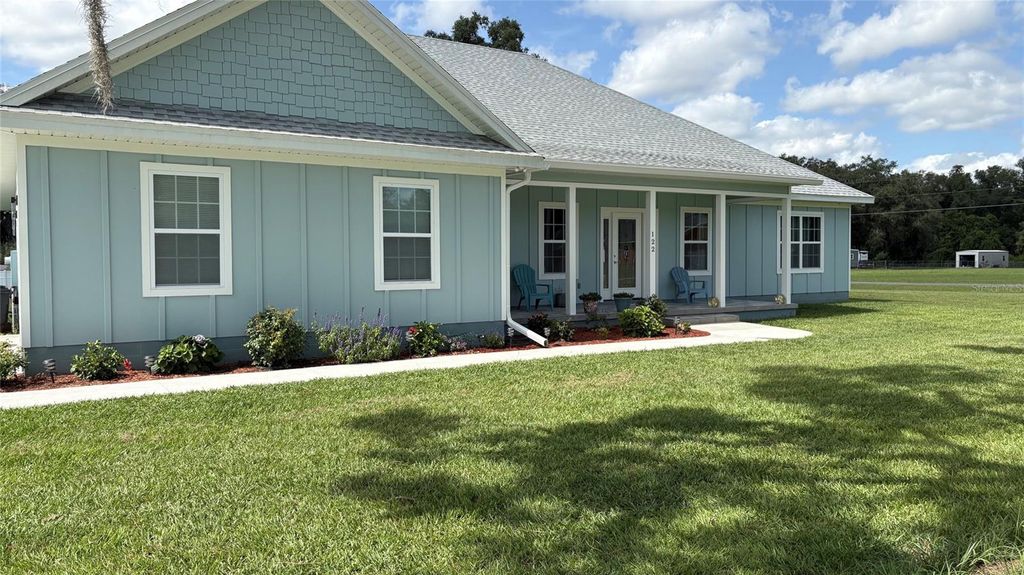 Photo of 122 SW Scott Place, Lake City, FL 32024 (MLS # A4699031)