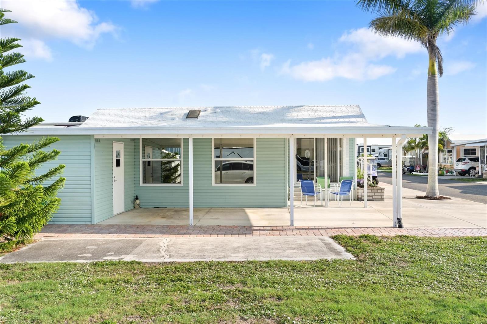 HOLIDAY TRAVEL PARK ENGLEWOOD - Residential