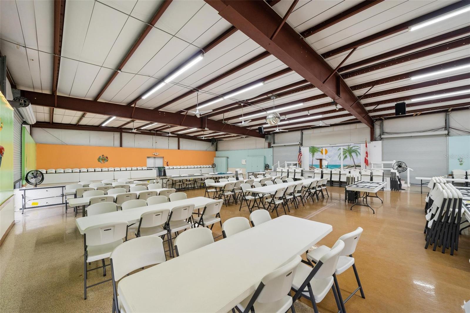 HOLIDAY TRAVEL PARK ENGLEWOOD - Residential