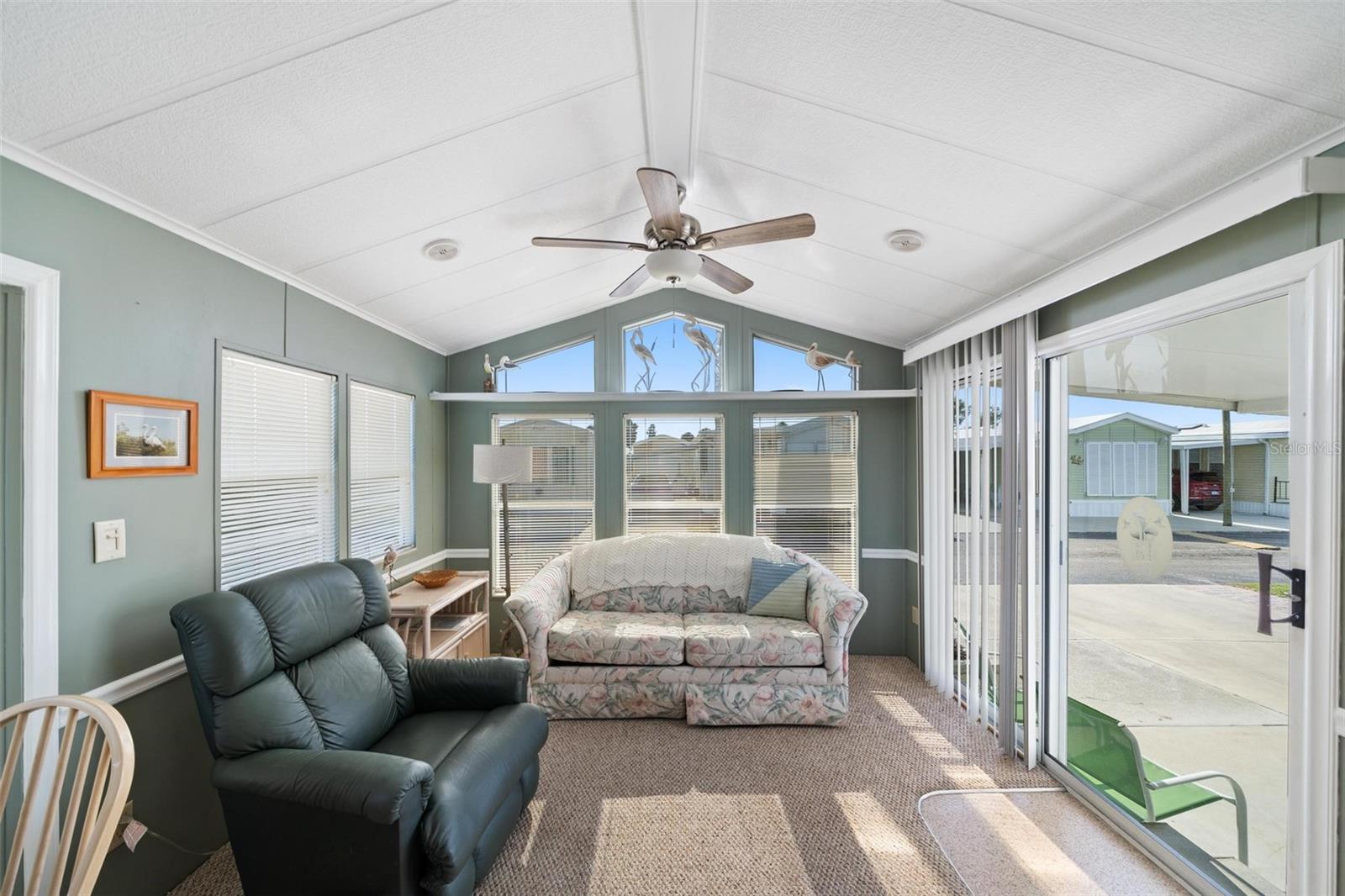 HOLIDAY TRAVEL PARK ENGLEWOOD - Residential