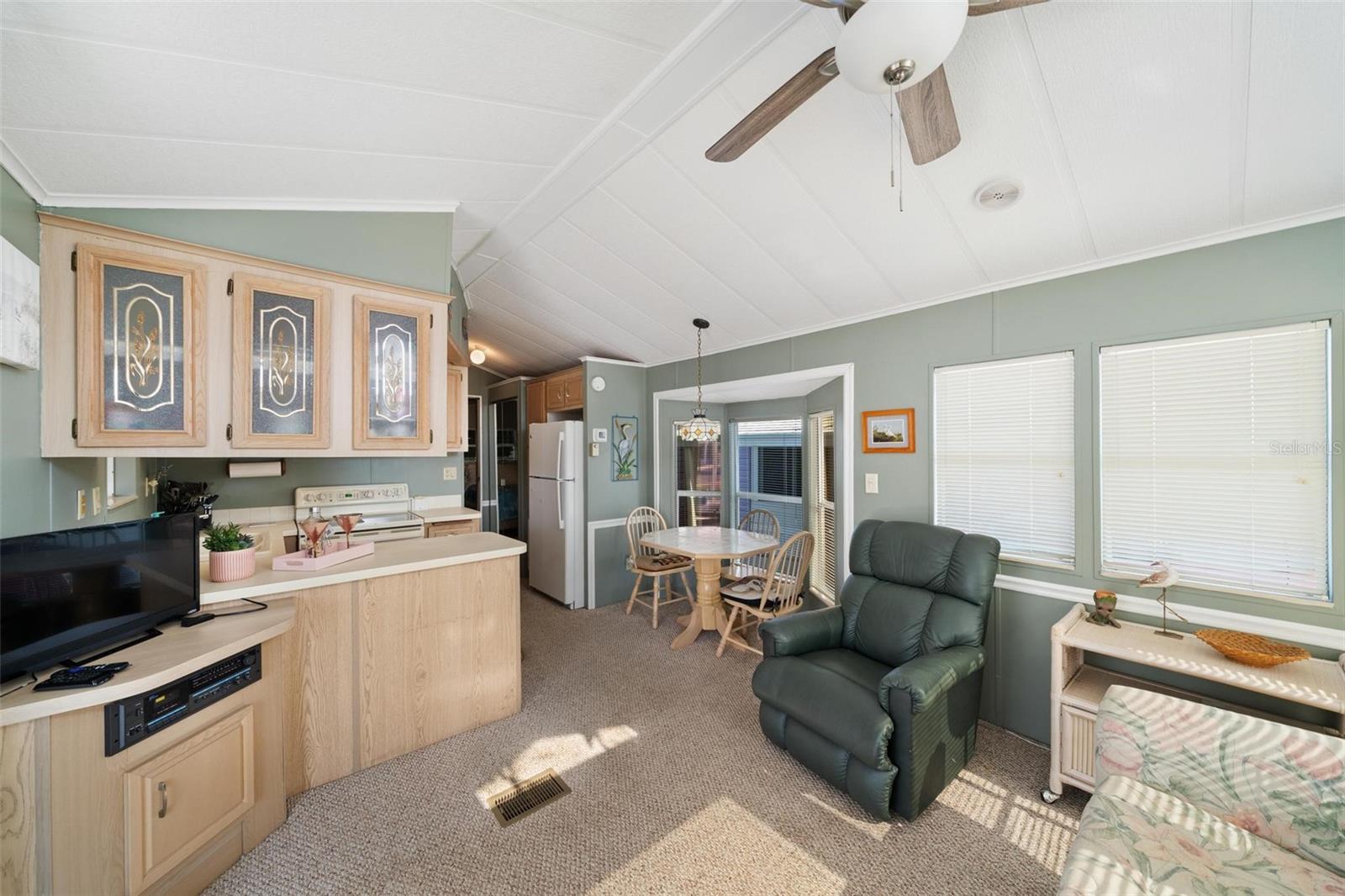 HOLIDAY TRAVEL PARK ENGLEWOOD - Residential