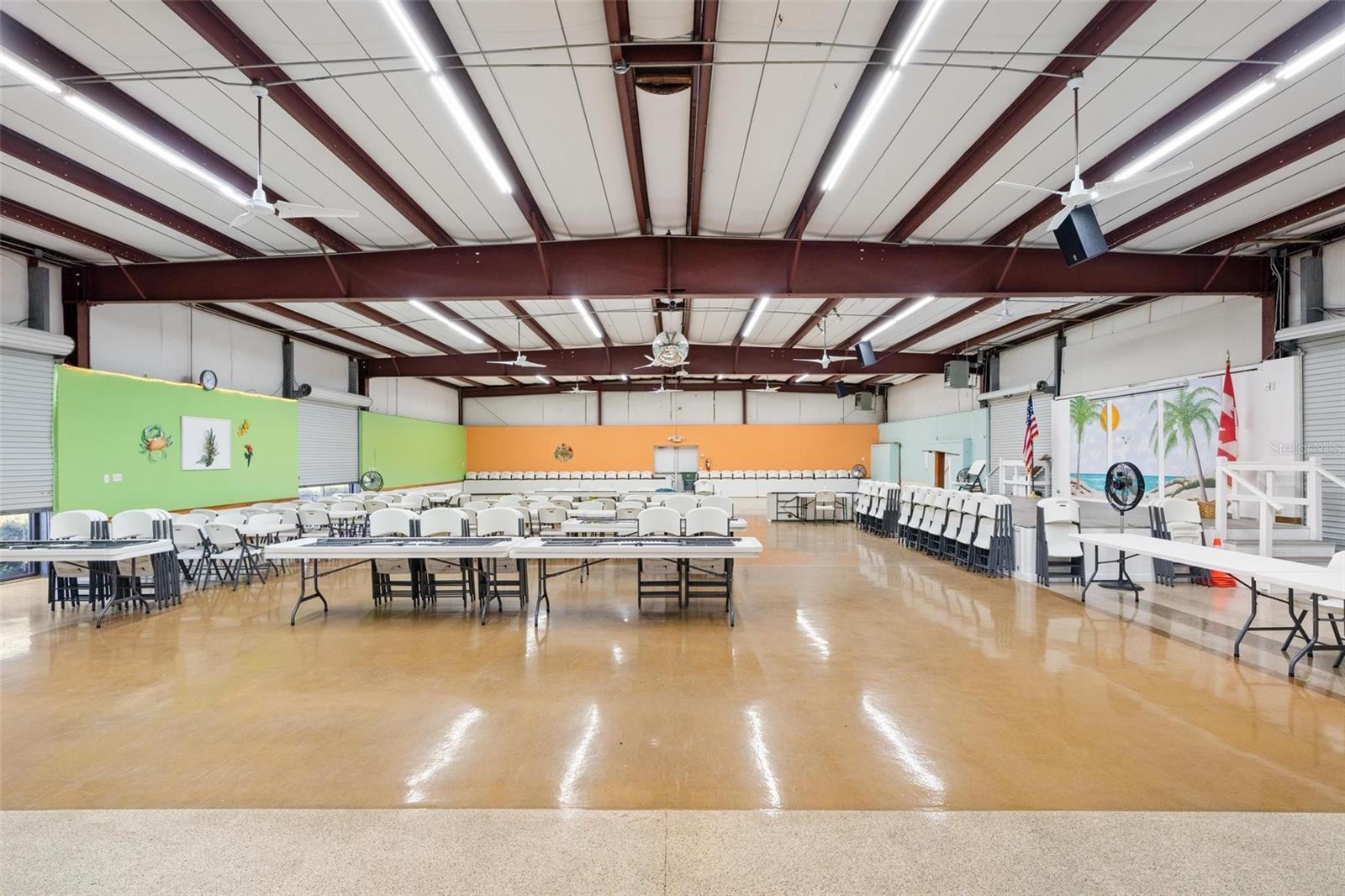 HOLIDAY TRAVEL PARK ENGLEWOOD - Residential