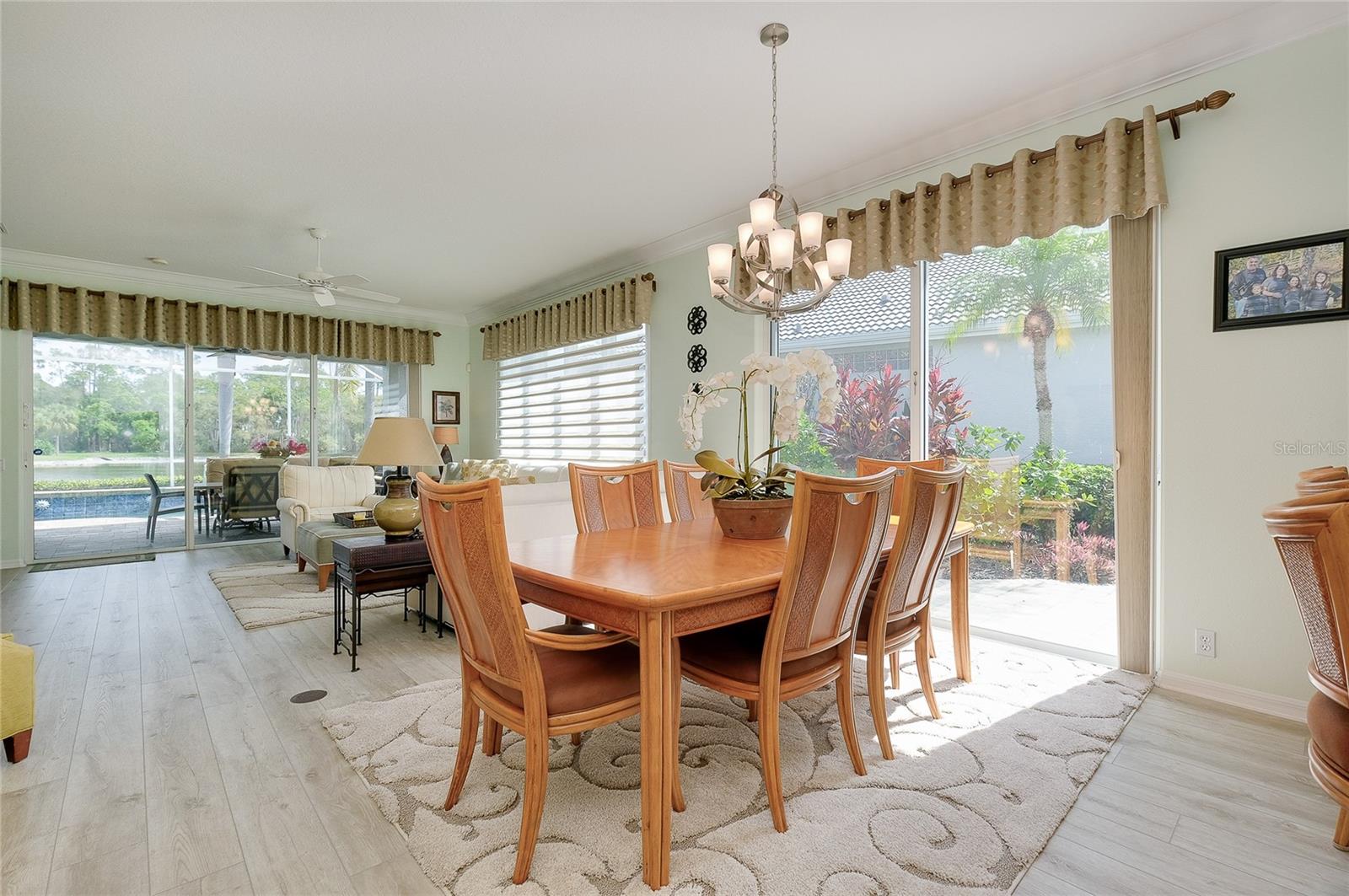 ROSEDALE 11 - Residential