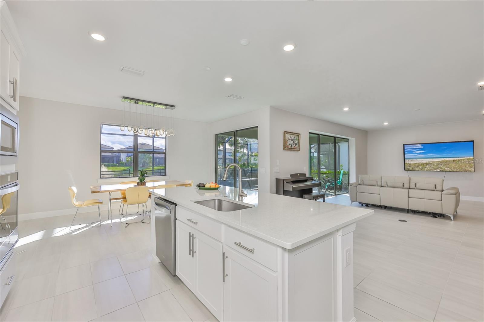 SAPPHIRE POINT PH IIIA - Residential