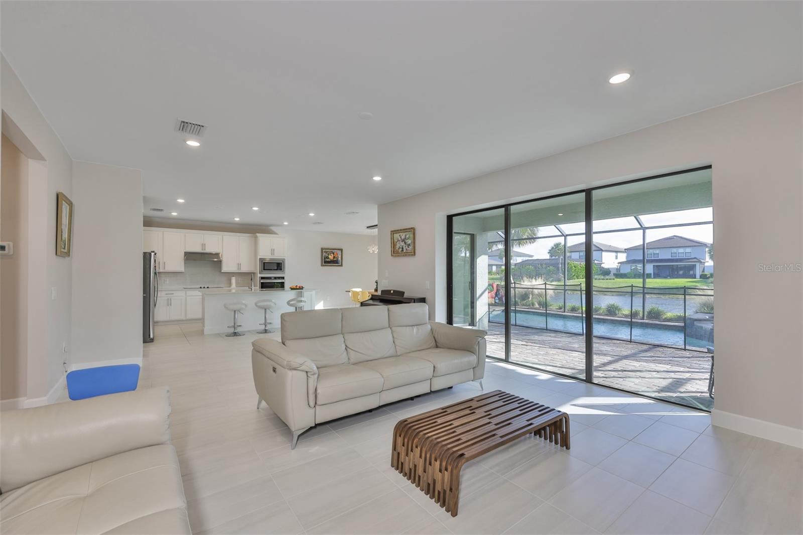 SAPPHIRE POINT PH IIIA - Residential