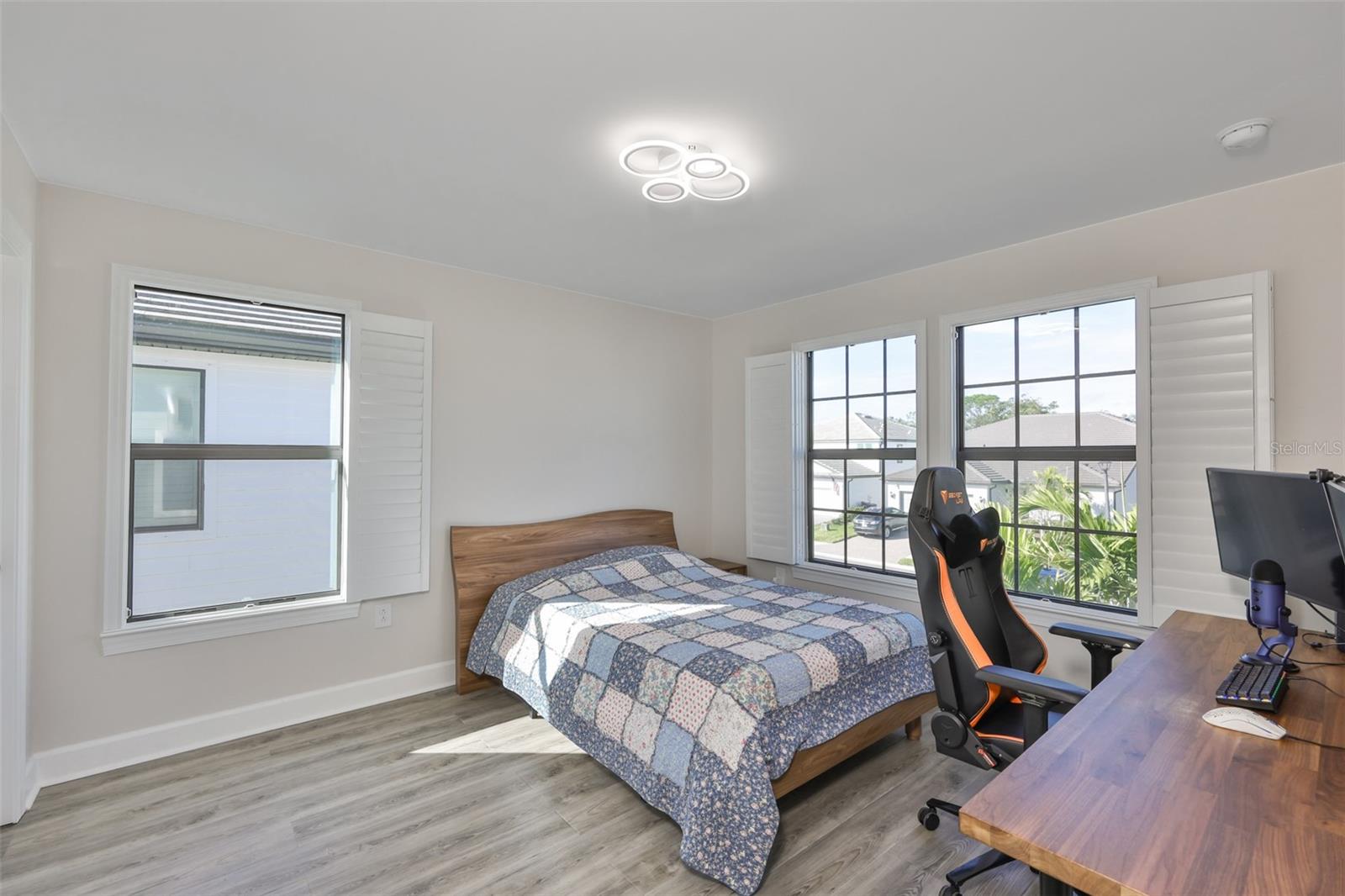 SAPPHIRE POINT PH IIIA - Residential