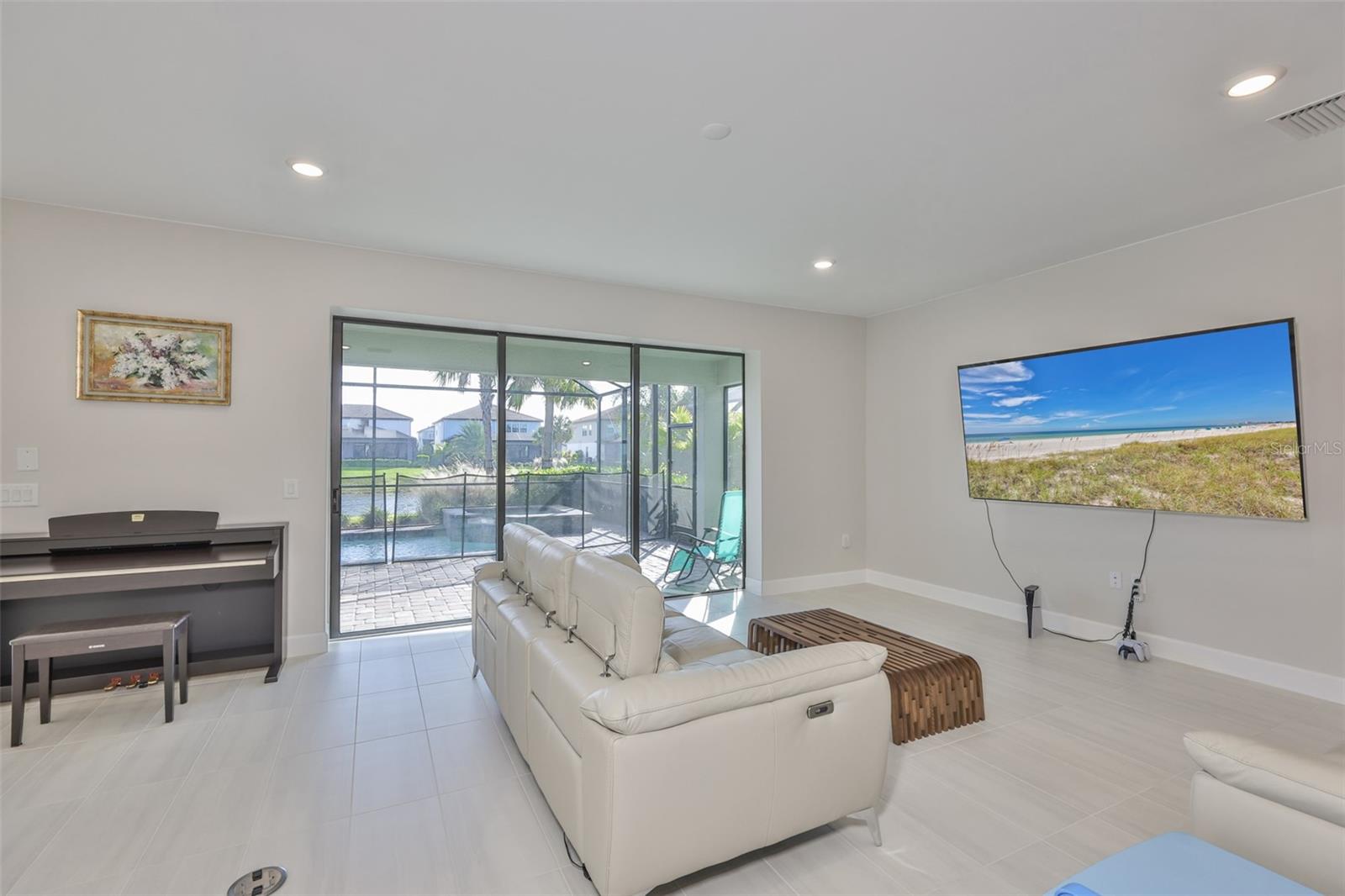 SAPPHIRE POINT PH IIIA - Residential