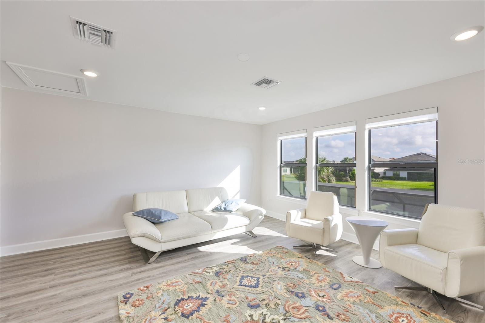 SAPPHIRE POINT PH IIIA - Residential