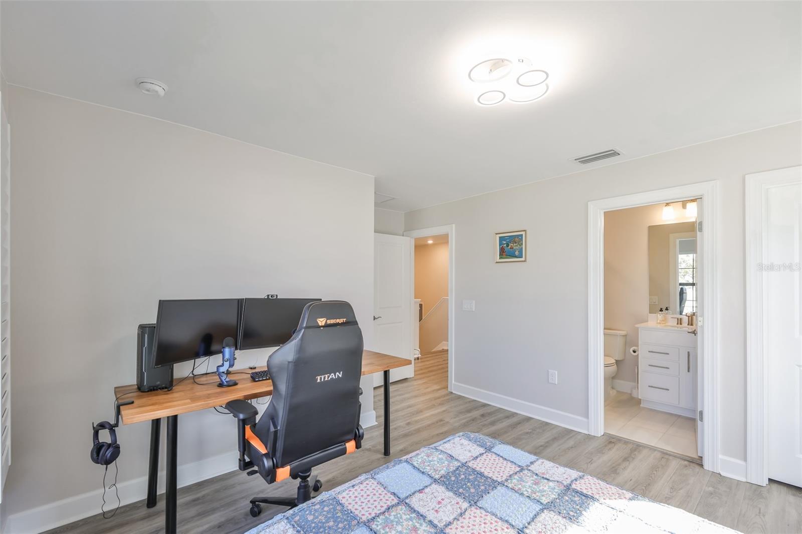 SAPPHIRE POINT PH IIIA - Residential