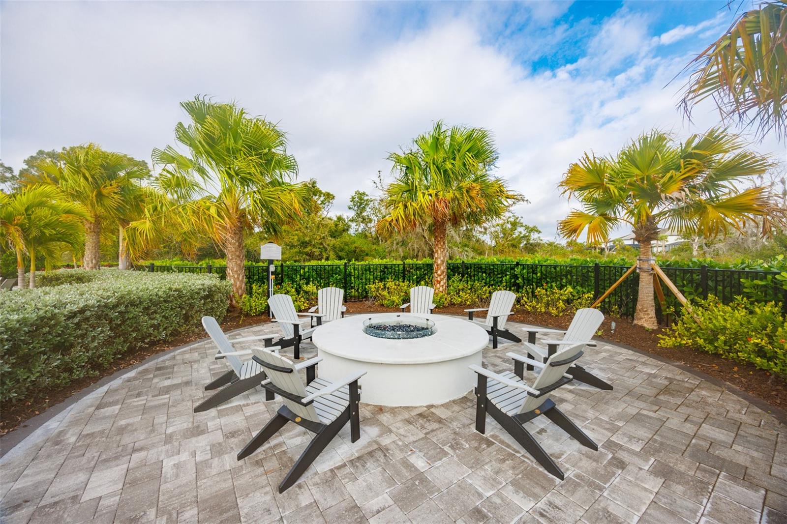 SAPPHIRE POINT PH IIIA - Residential