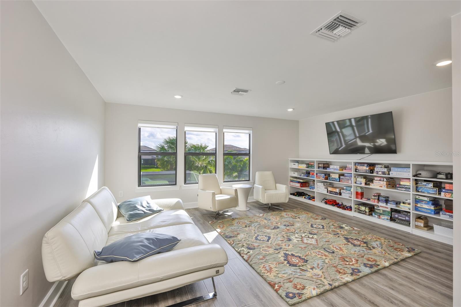 SAPPHIRE POINT PH IIIA - Residential