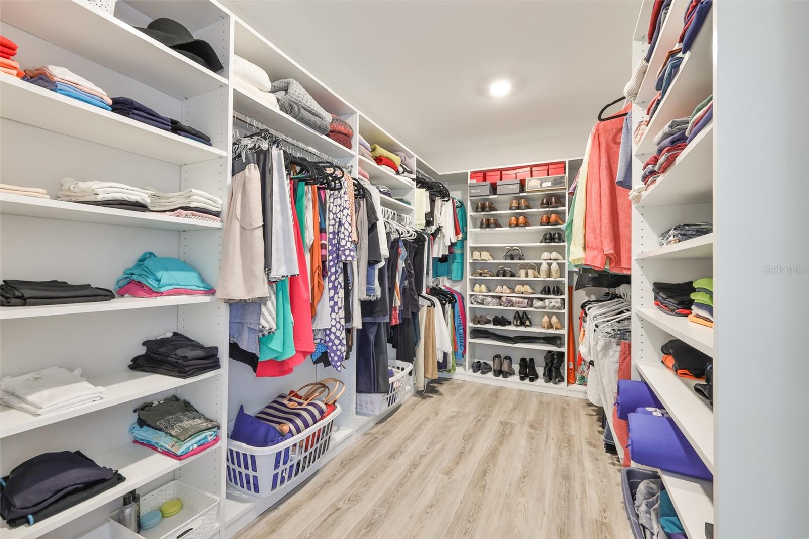 SAPPHIRE POINT PH IIIA - Residential