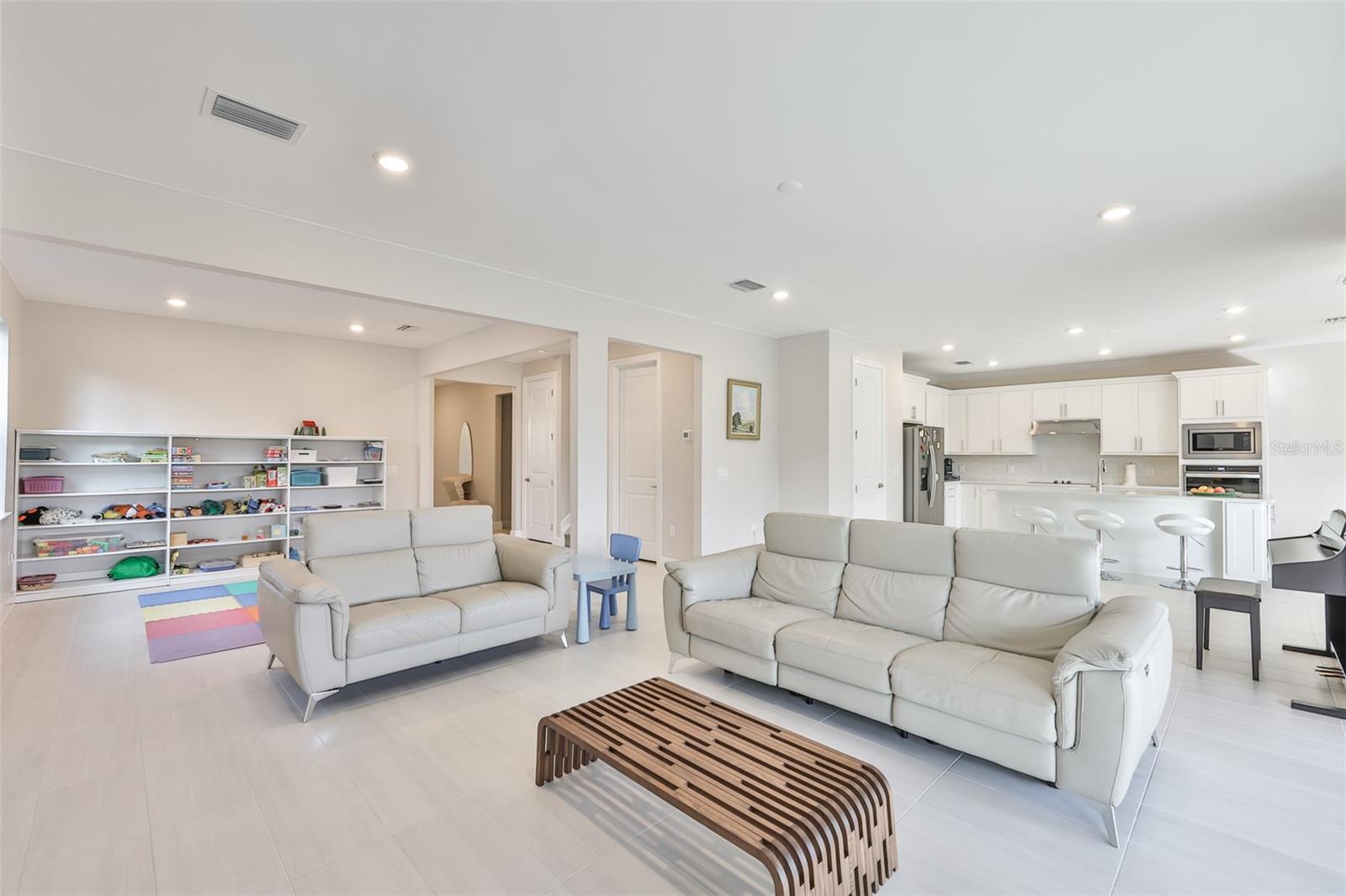 SAPPHIRE POINT PH IIIA - Residential